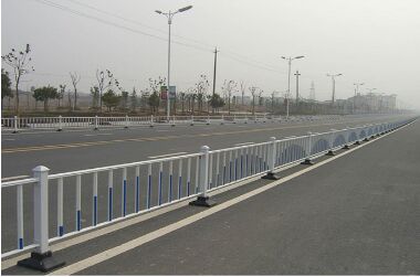 交通護欄網為什么要涂刷黃色油漆